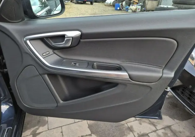 VOLVO V60 D3 Geartronic Momentum