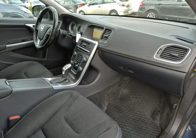VOLVO V60 D3 Geartronic Momentum