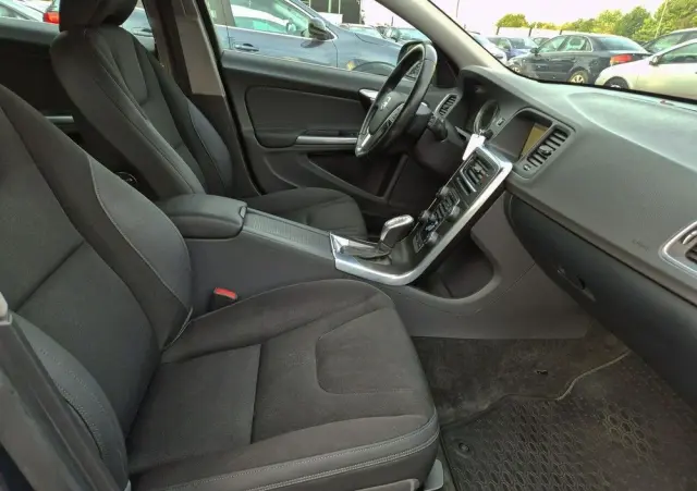 VOLVO V60 D3 Geartronic Momentum