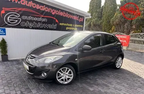 MAZDA 2 