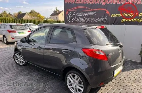 MAZDA 2 