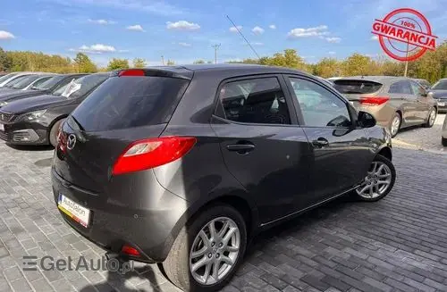 MAZDA 2 