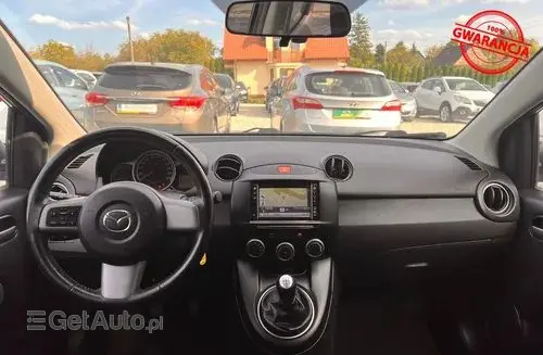 MAZDA 2 