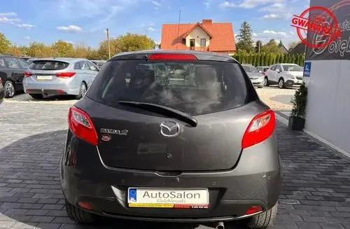 MAZDA 2 