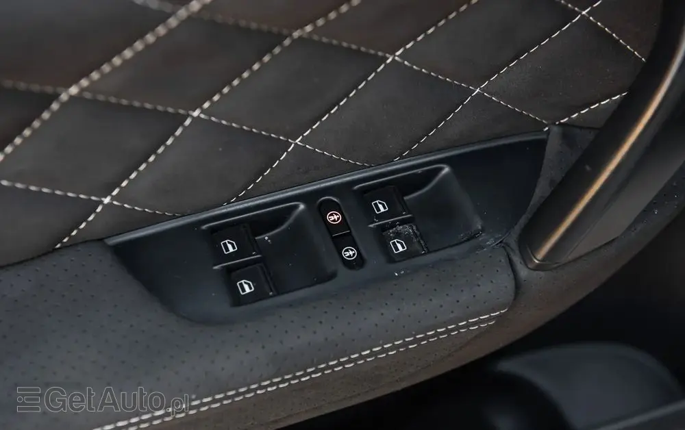 VOLKSWAGEN Touareg 3.0 V6 TDI SCR Blue Motion DPF Automatik Executive Edition