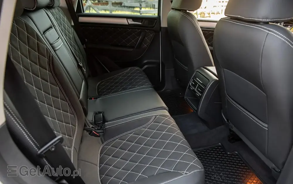 VOLKSWAGEN Touareg 3.0 V6 TDI SCR Blue Motion DPF Automatik Executive Edition