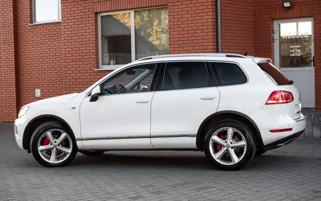 VOLKSWAGEN Touareg 3.0 V6 TDI SCR Blue Motion DPF Automatik Executive Edition