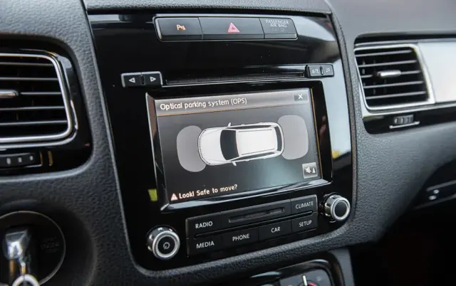 VOLKSWAGEN Touareg 3.0 V6 TDI SCR Blue Motion DPF Automatik Executive Edition