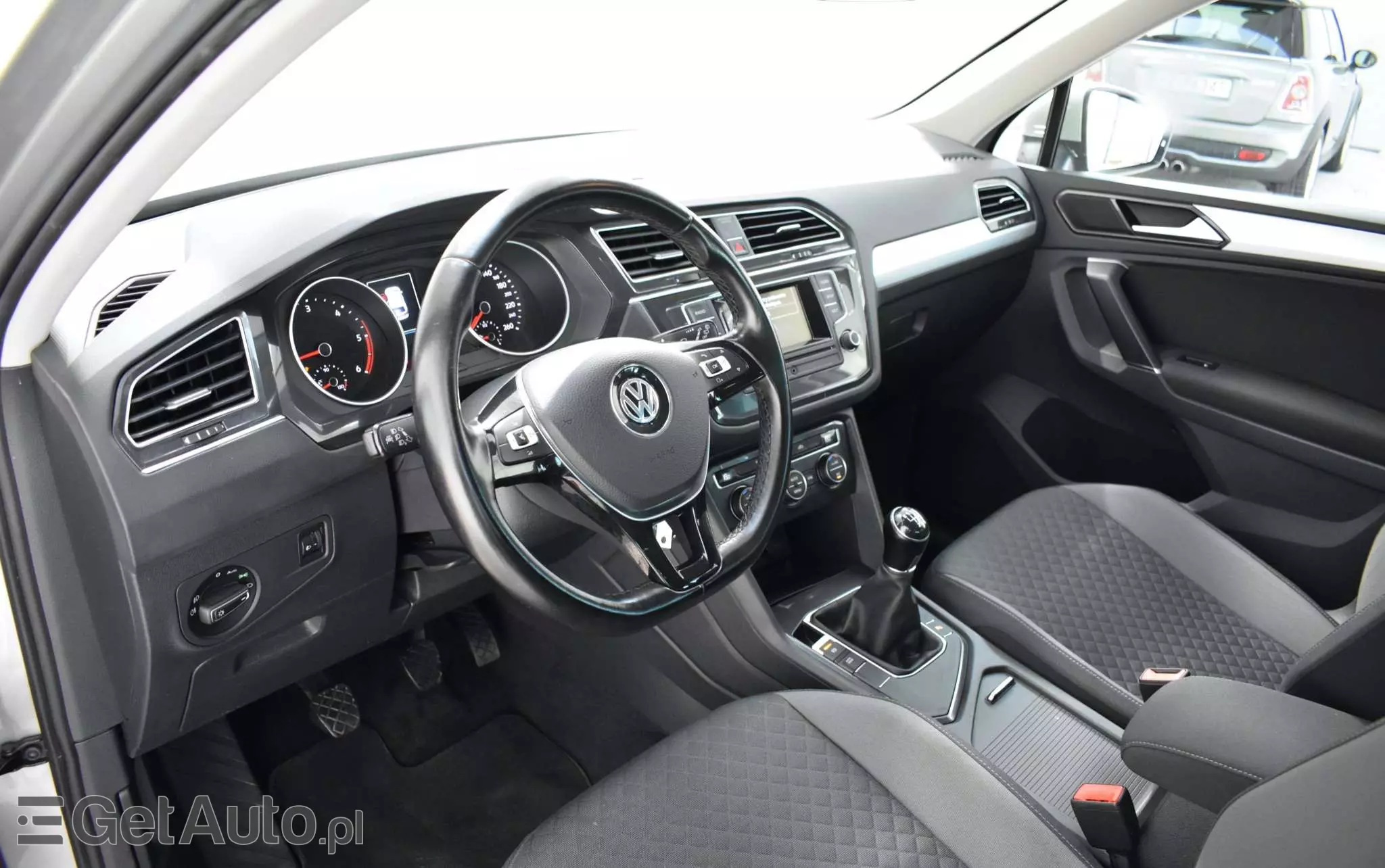 VOLKSWAGEN Tiguan 2.0 TDI SCR R-Line