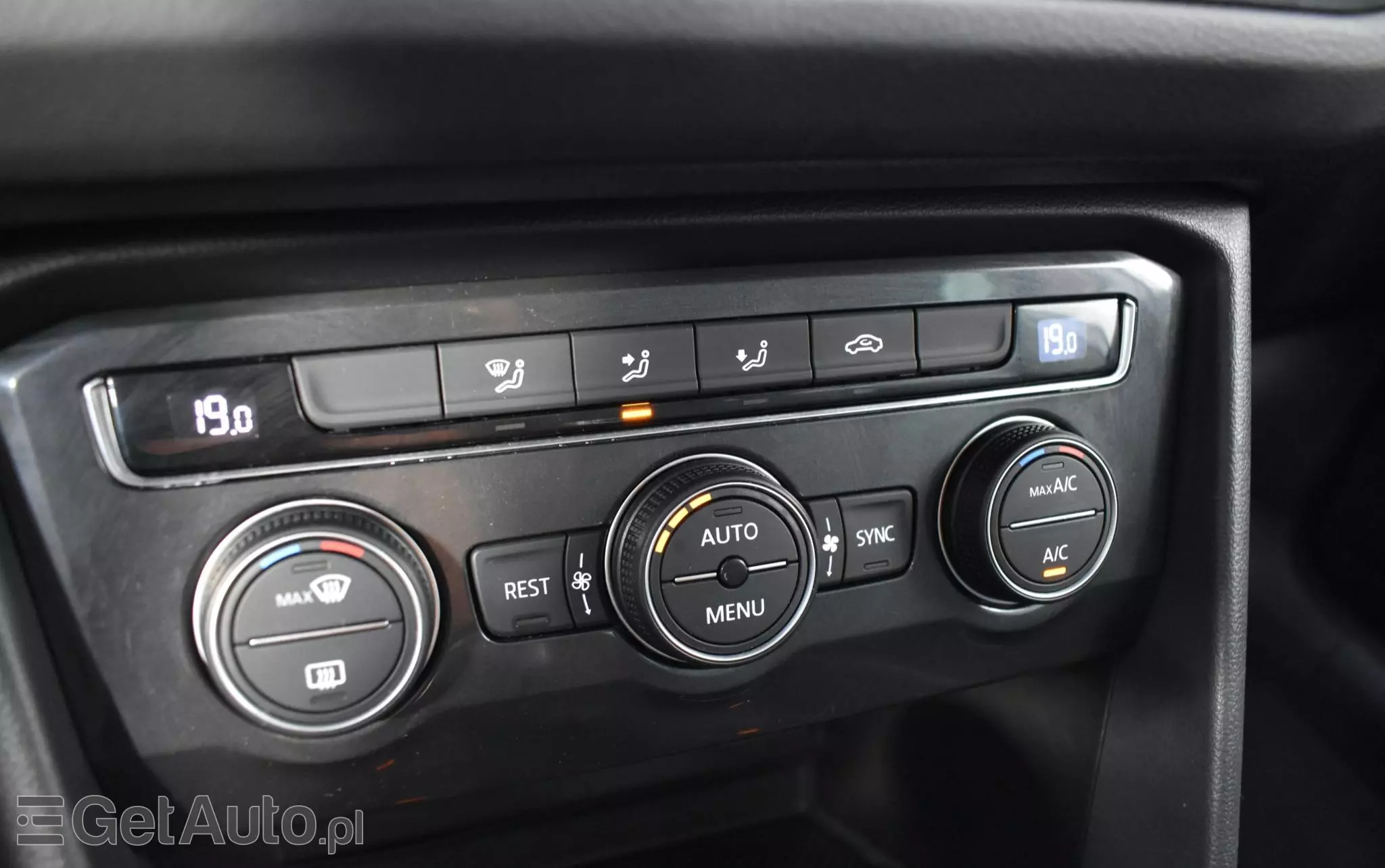 VOLKSWAGEN Tiguan 2.0 TDI SCR R-Line