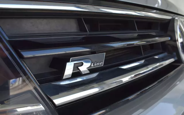 VOLKSWAGEN Tiguan 2.0 TDI SCR R-Line