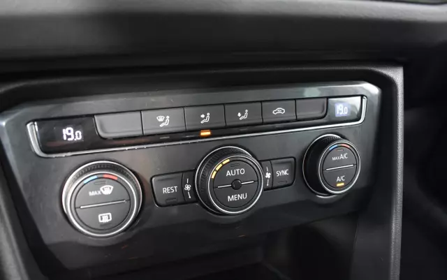 VOLKSWAGEN Tiguan 2.0 TDI SCR R-Line