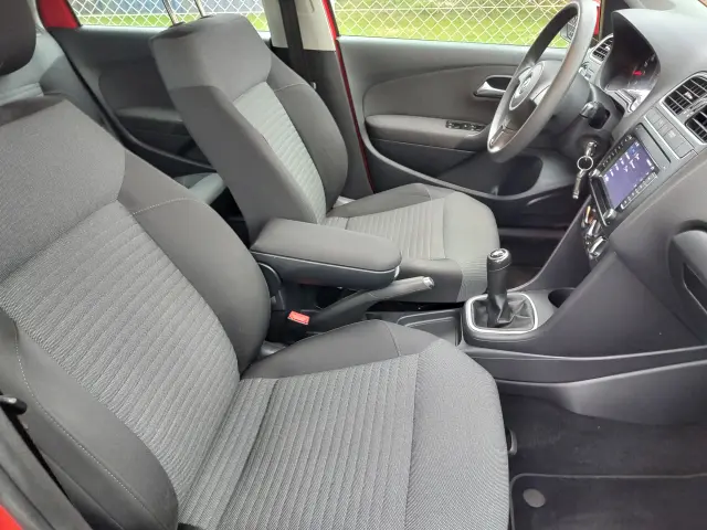 VOLKSWAGEN Polo Comfortline