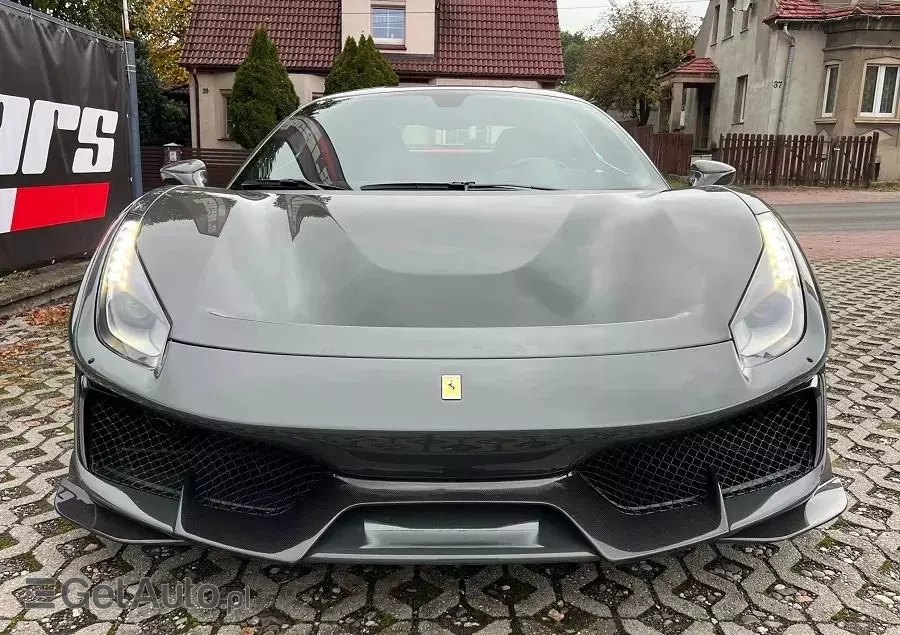 FERRARI 488 Pista 
