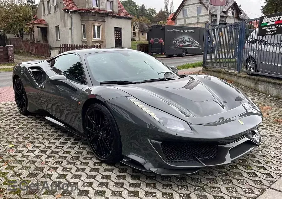 FERRARI 488 Pista 