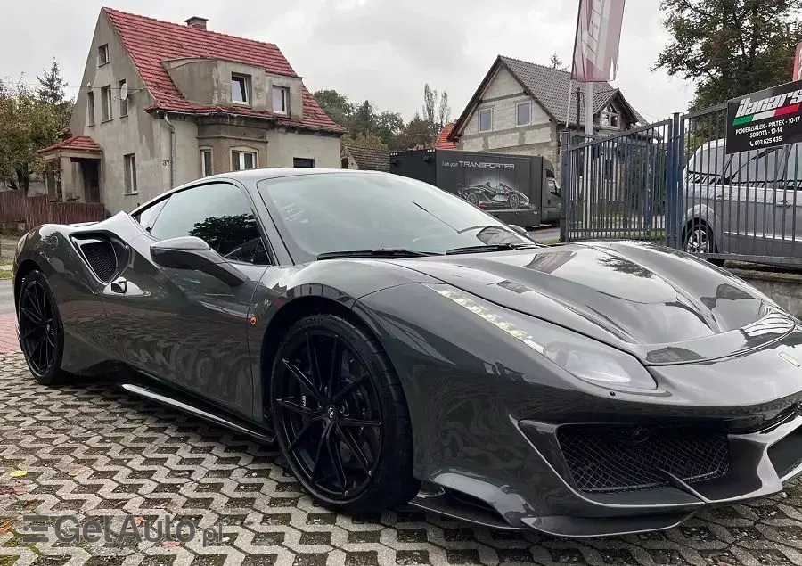 FERRARI 488 Pista 