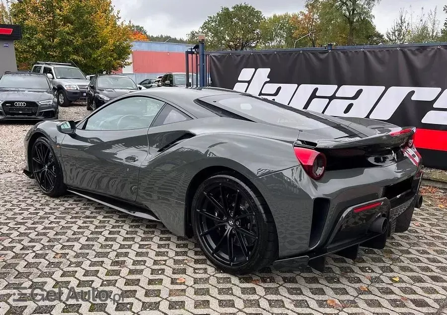 FERRARI 488 Pista 