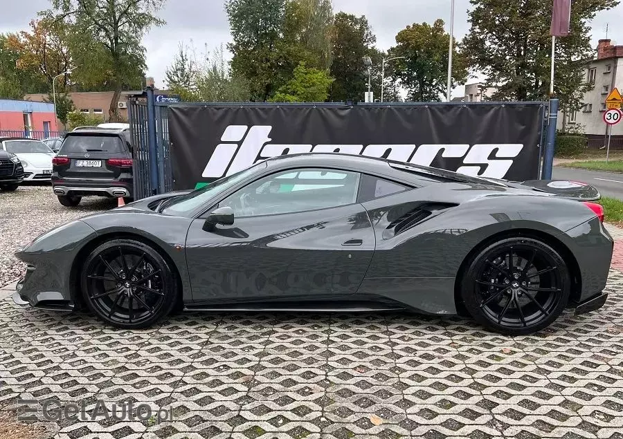 FERRARI 488 Pista 
