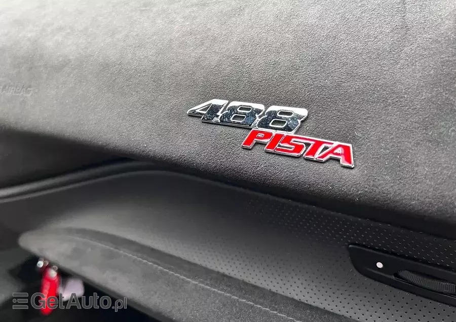 FERRARI 488 Pista 