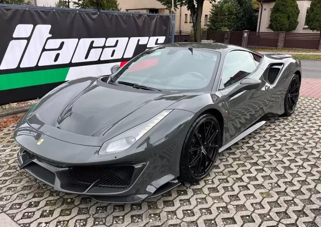 FERRARI 488 Pista 