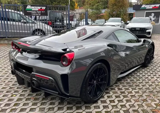 FERRARI 488 Pista 
