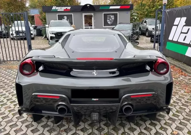 FERRARI 488 Pista 