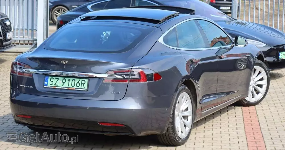 TESLA Model S Long Range Plus