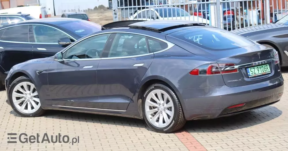 TESLA Model S Long Range Plus