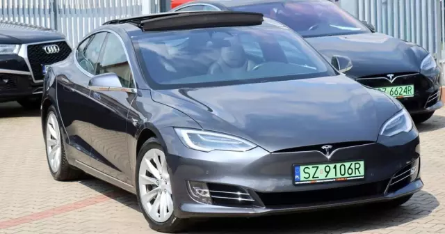 TESLA Model S Long Range Plus