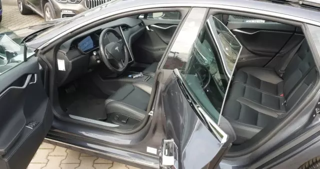 TESLA Model S Long Range Plus