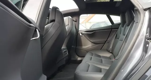 TESLA Model S Long Range Plus