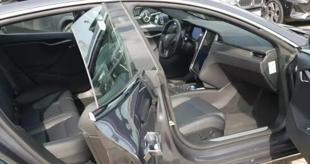 TESLA Model S Long Range Plus