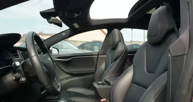 TESLA Model S Long Range Plus