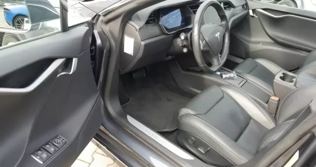 TESLA Model S Long Range Plus