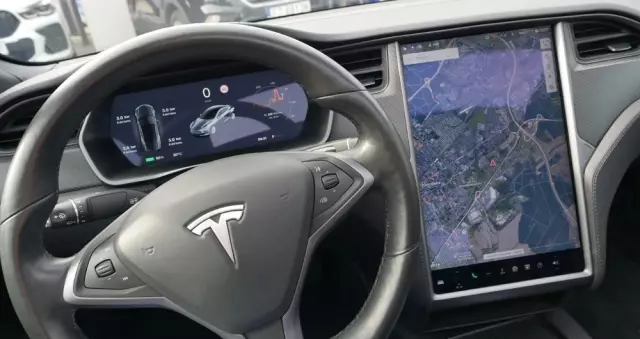 TESLA Model S Long Range Plus