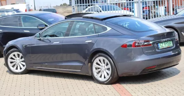 TESLA Model S Long Range Plus