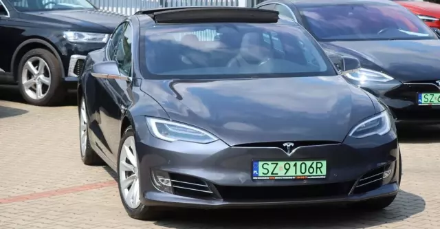 TESLA Model S Long Range Plus