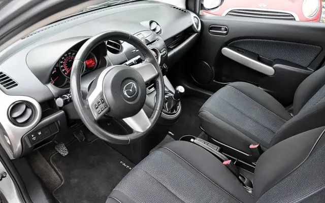 MAZDA 2 1.3 90th Anniversary