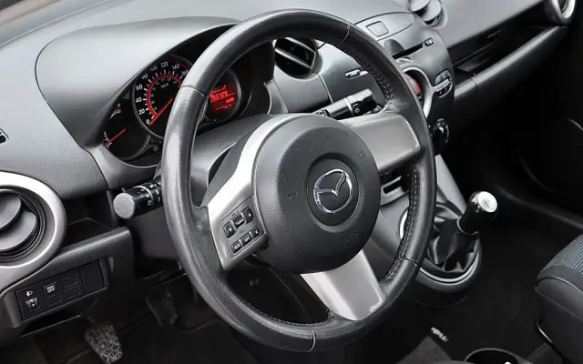 MAZDA 2 1.3 90th Anniversary