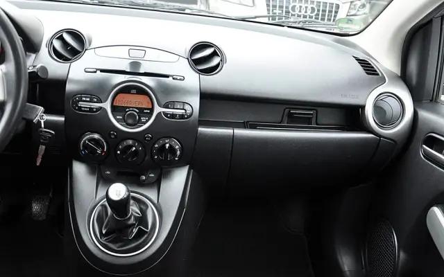 MAZDA 2 1.3 90th Anniversary