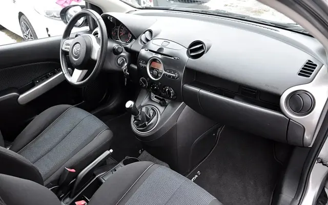 MAZDA 2 1.3 90th Anniversary