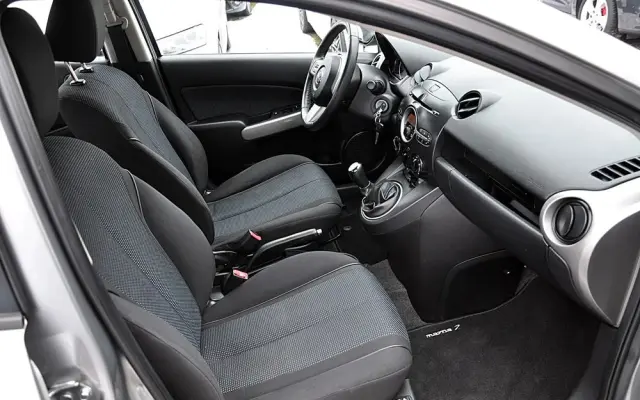 MAZDA 2 1.3 90th Anniversary