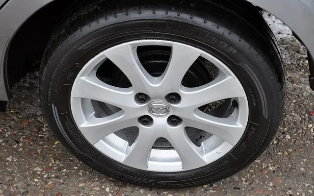 MAZDA 2 1.3 90th Anniversary