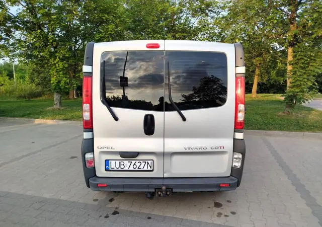 OPEL Vivaro 