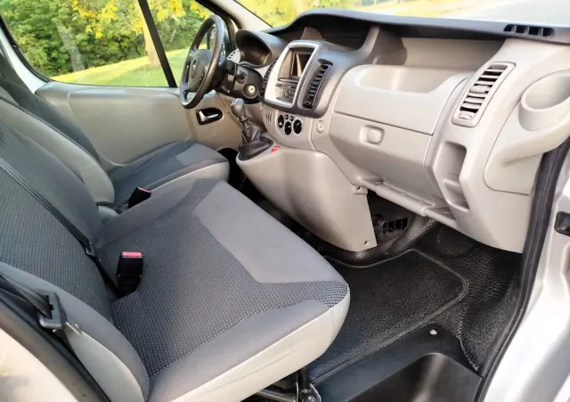 OPEL Vivaro 
