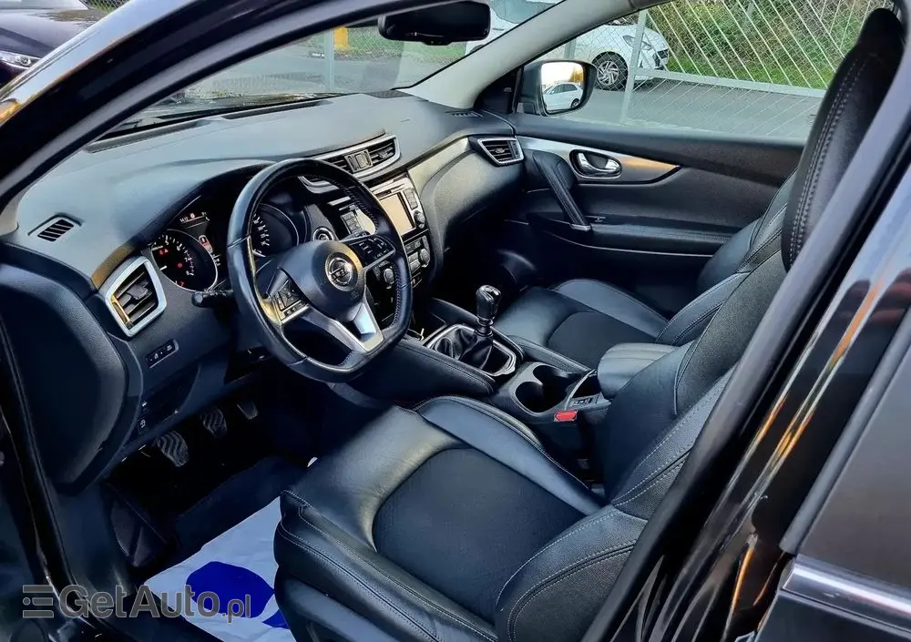 NISSAN Qashqai 1.2 DIG-T Tekna