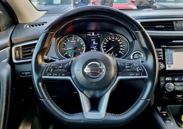 NISSAN Qashqai 1.2 DIG-T Tekna