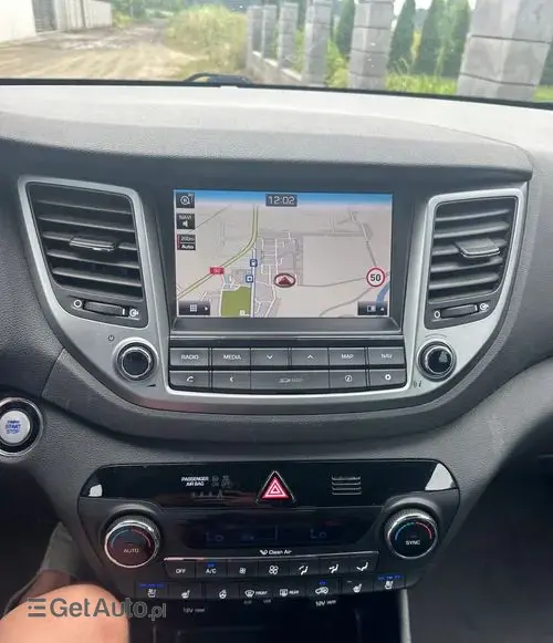 HYUNDAI Tucson 