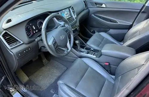 HYUNDAI Tucson 