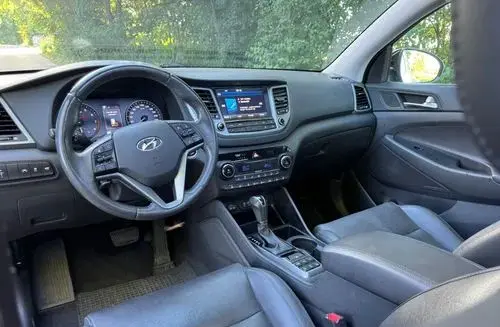HYUNDAI Tucson 